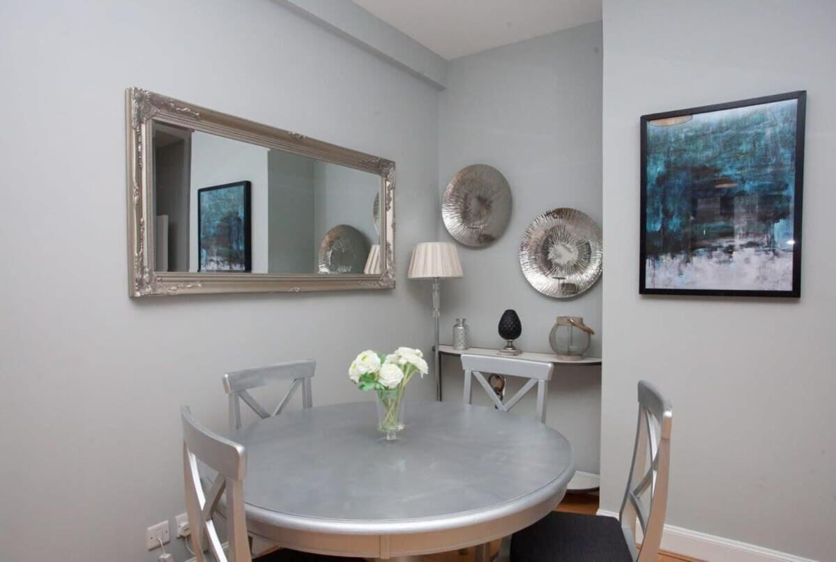 Modern And Refurbished Flat In Merchant City Glasgow Eksteriør billede